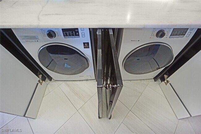 Building Photo - 1900 Gulf Shore Blvd N