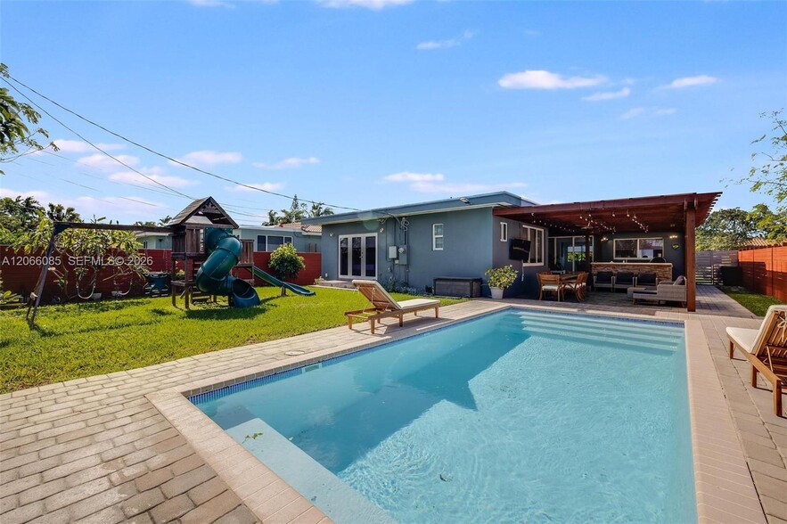 Building Photo - 7549 Buccaneer Ave
