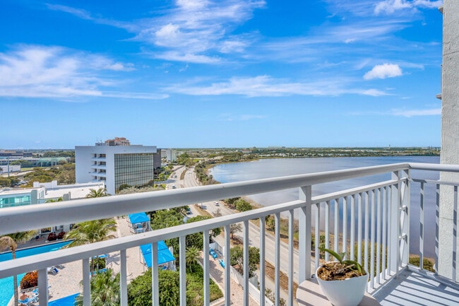 Building Photo - 300 S Australian Ave