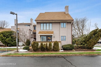 Building Photo - 2230 Bridge Ave