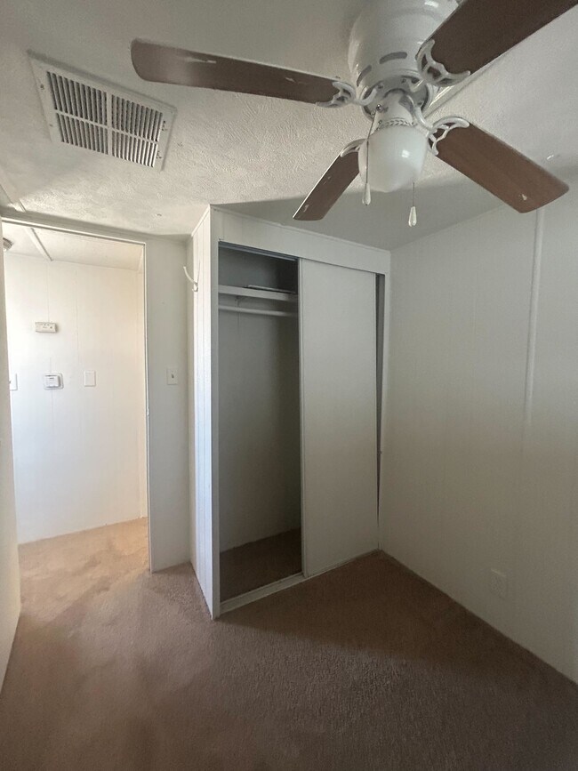 Building Photo - 3601 E Wyoming Ave