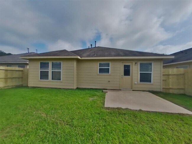 Building Photo - 318 Annatto Ln