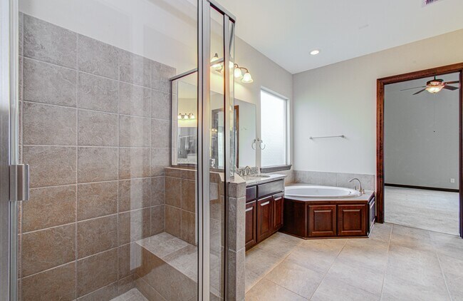 Building Photo - 5711 Avon Landing Ln