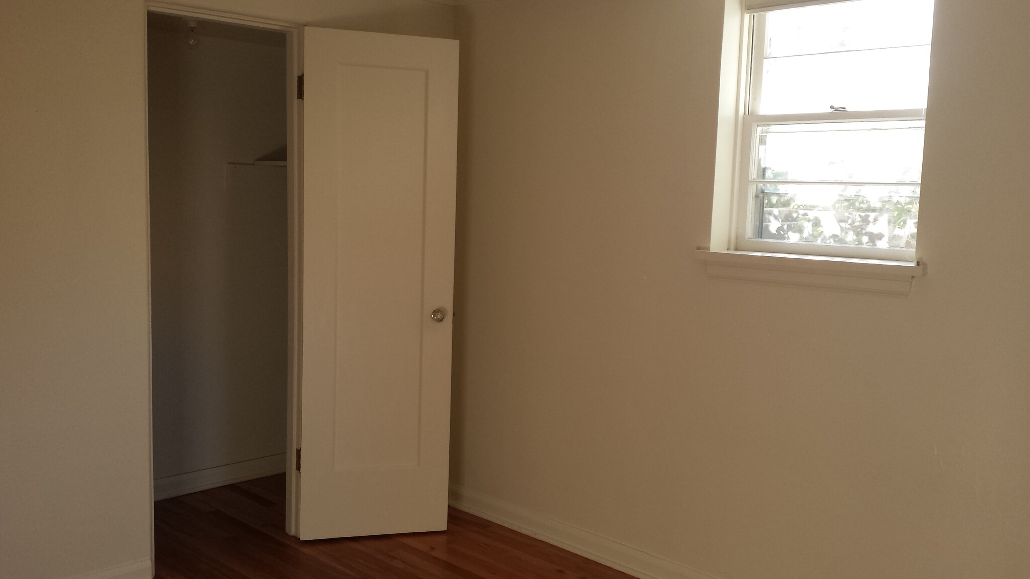 North bedroom closet - 901 Country Club Ave