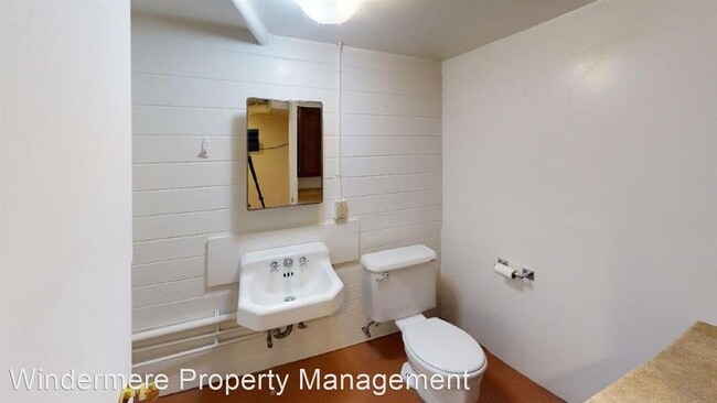 Building Photo - 3 br, 1.5 bath House - 217 Howard Street