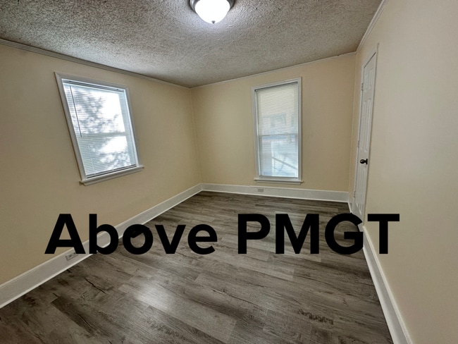 Building Photo - 3 bed, 2 bath remodeled home