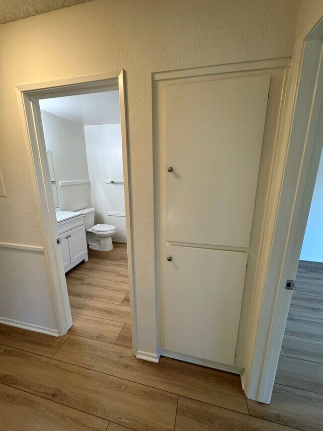 Building Photo - West Ventura Apartment