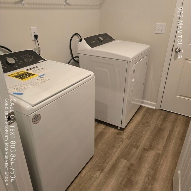 Building Photo - 922 Manitou Cir