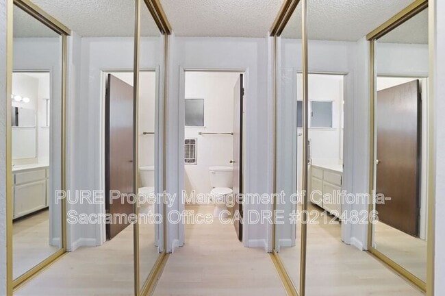 Building Photo - 7423 Willowcreek Dr
