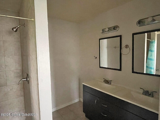 Building Photo - 1016 Martin Dr