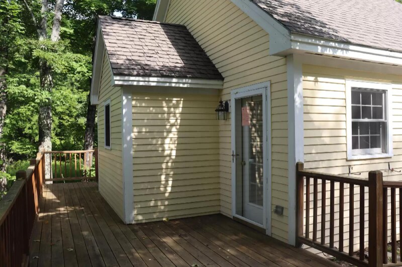Building Photo - 738 N Line Rd