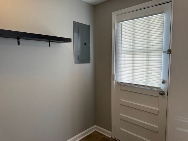 Building Photo - 507 Baker St