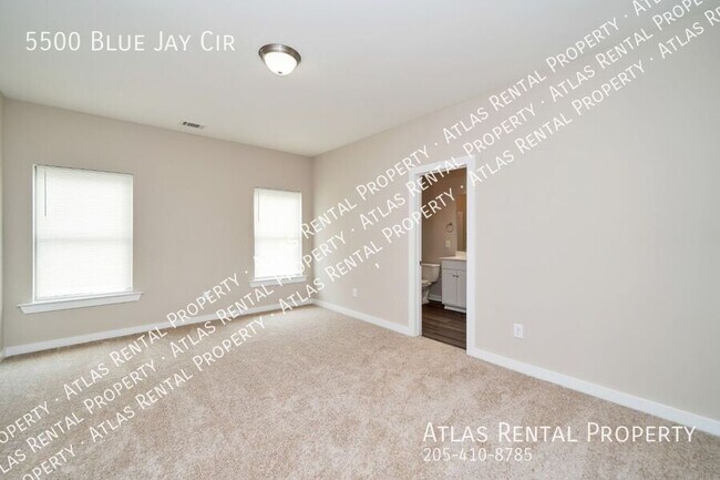 Building Photo - 5500 Blue Jay Cir
