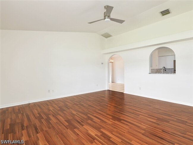 Building Photo - 4150 Tarpon Ave