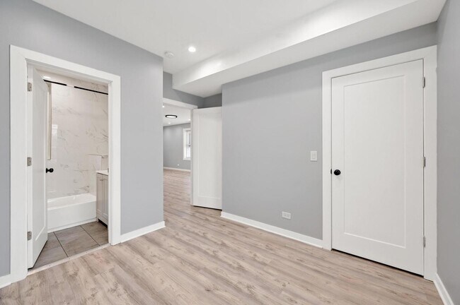 Building Photo - 3752 W Division St