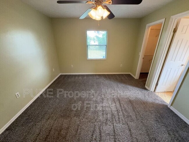 Building Photo - 9 Banyan Course Run