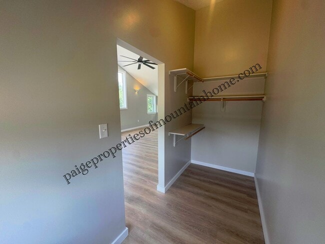 Building Photo - 133 CR 606