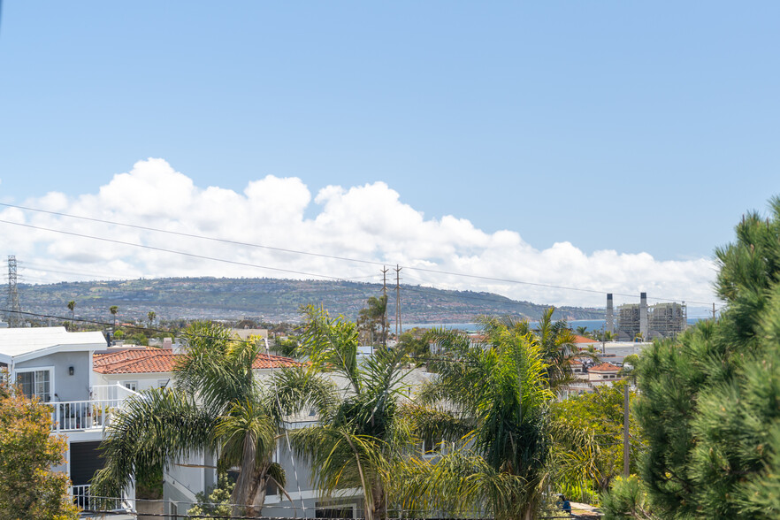 More views - 907 5th