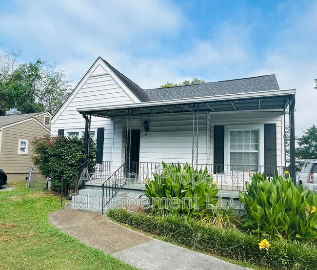 Primary Photo - 215 S Moore Rd