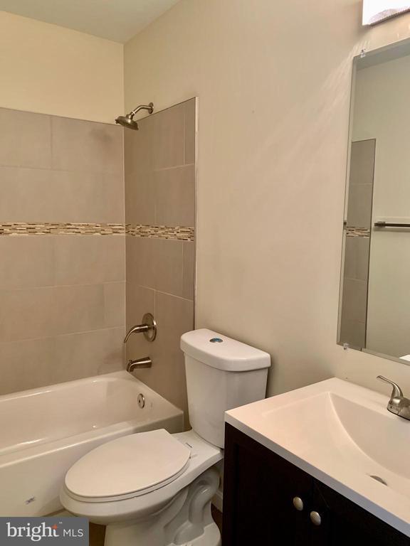 Building Photo - 1569 Templeton Pl