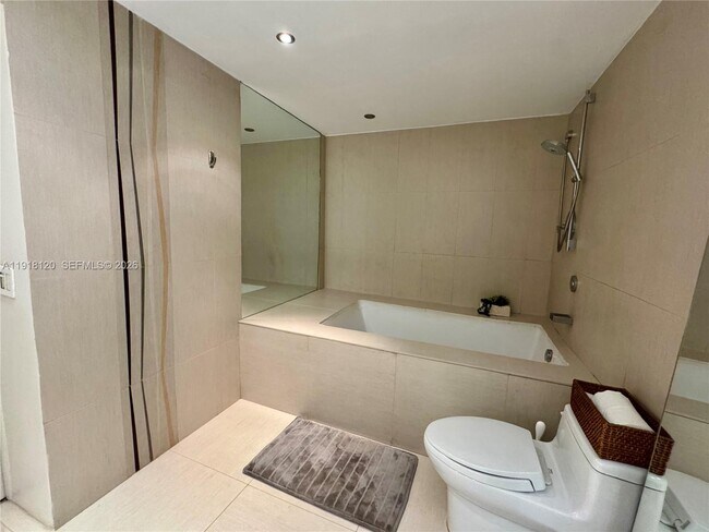 Building Photo - 77 Crandon Blvd