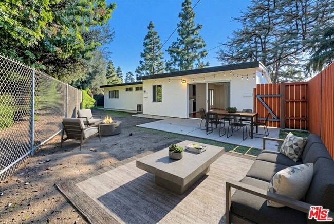 Building Photo - 5350 S Slauson Ave