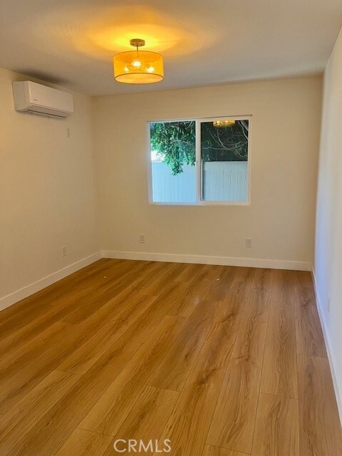 Building Photo - 419 S Heliotrope Ave