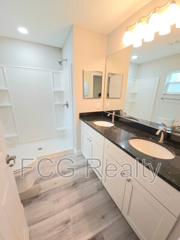 Building Photo - 9111 N Akola Way