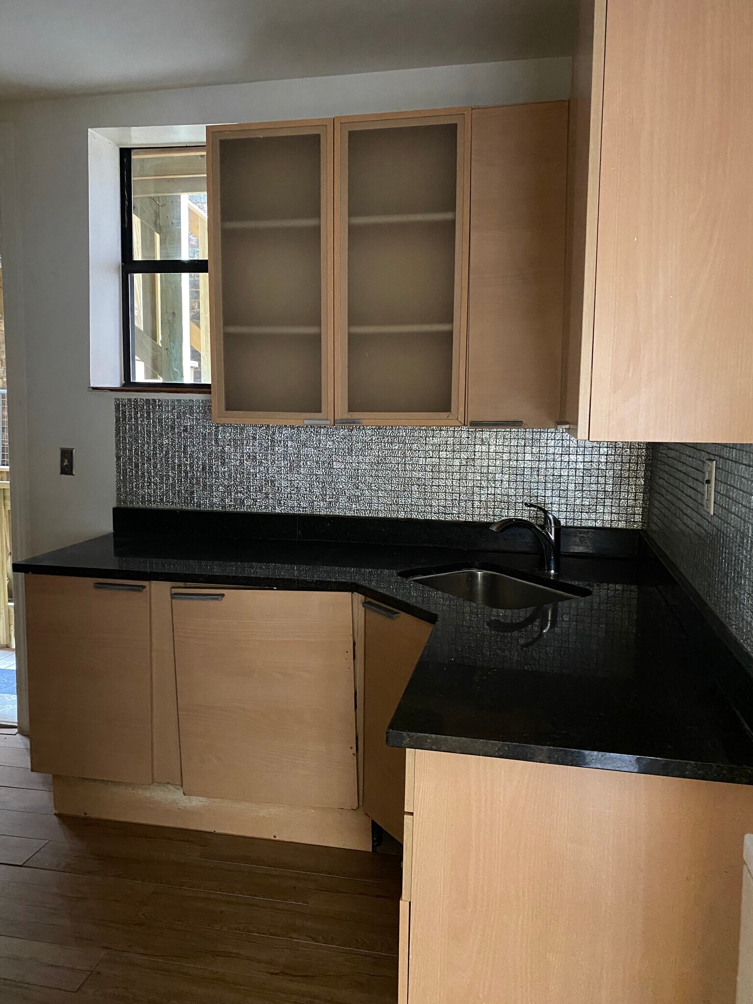 Kitchen - 4930 N Kedzie Ave