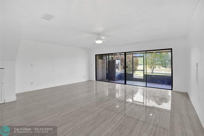 Building Photo - 8904 SW 22nd St