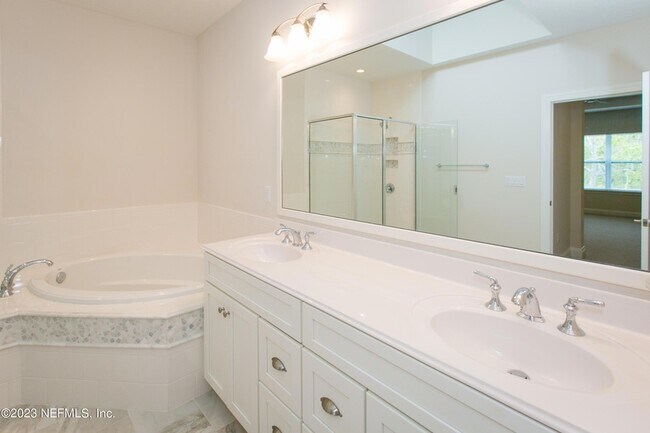 Building Photo - 136 Oyster Bay Way