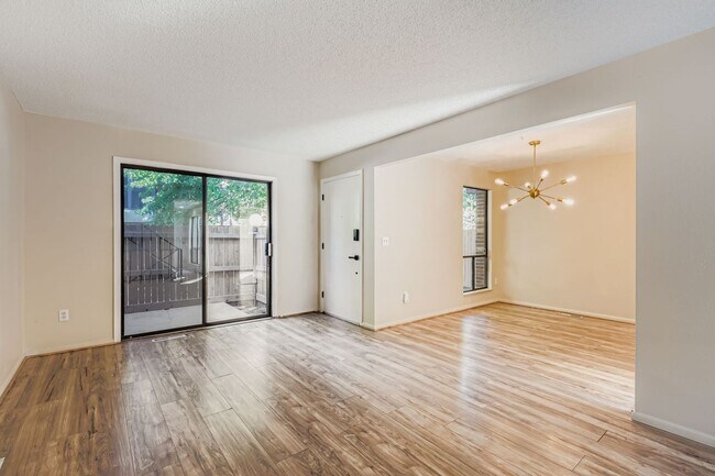 Building Photo - Fantastic Location Near Kendrick Lake Park!