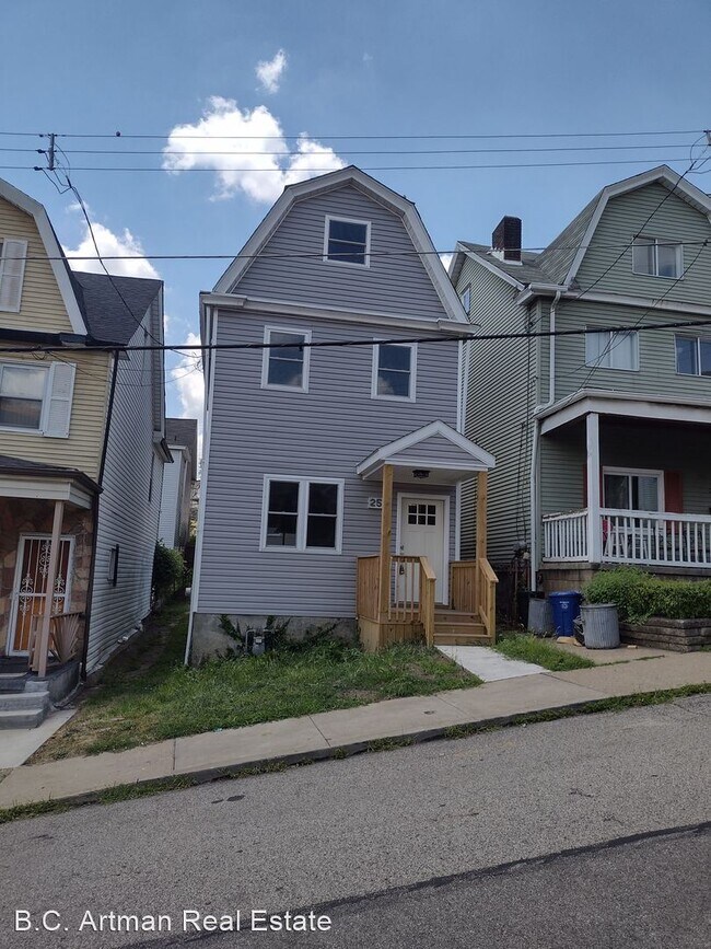 Primary Photo - 3 br, 2 bath House - 259 Dunseith Street