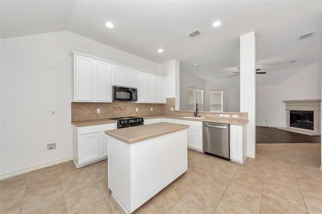 Building Photo - 10209 Fossil Valley Dr