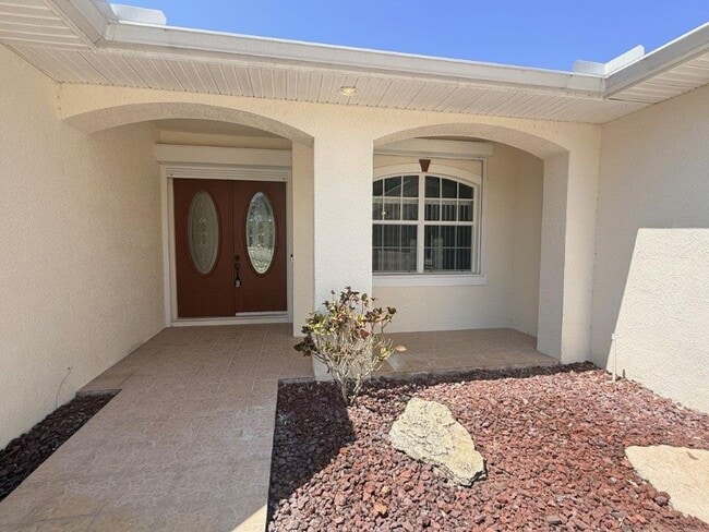 Building Photo - 3838 Peacock Dr