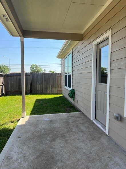 Building Photo - 4410 Rushing Ridge Ct
