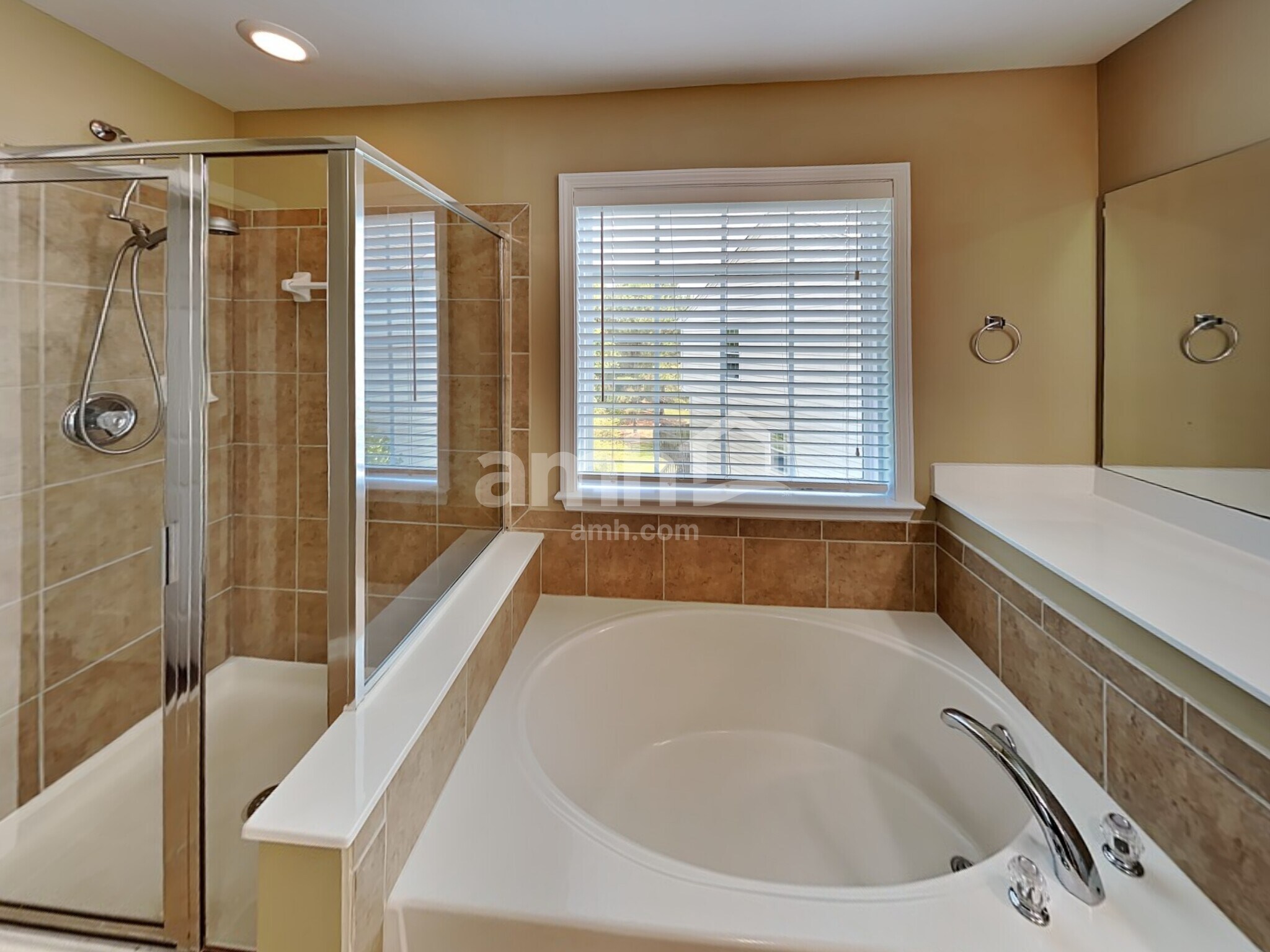 Building Photo - 3695 Moor Pointe Dr