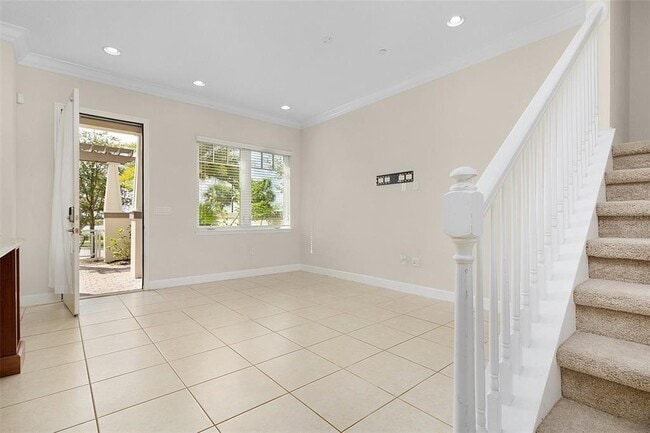Building Photo - 13813 Benavente Ave