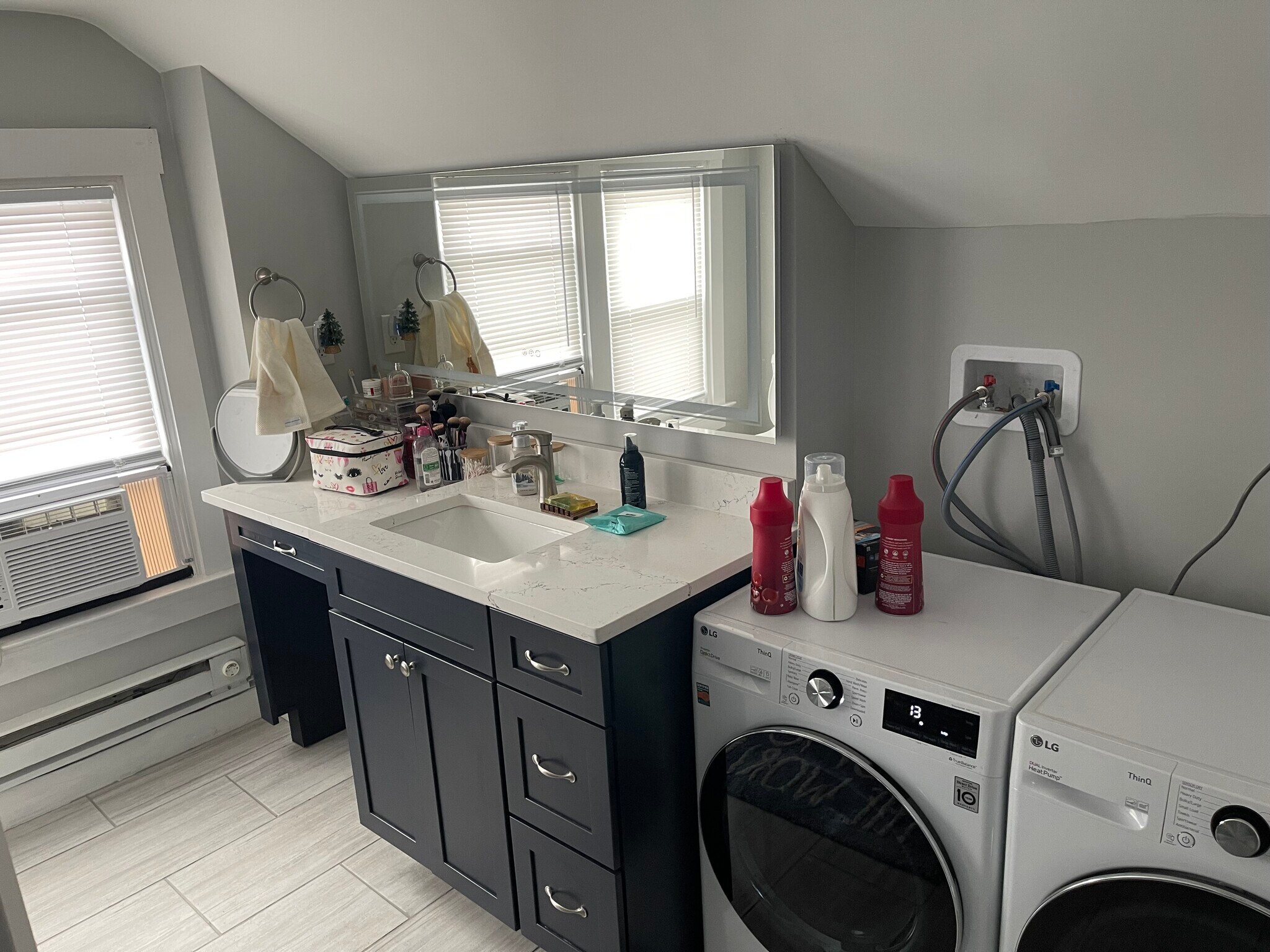3rd flr bath with laundry - 2118 Hudson Ave