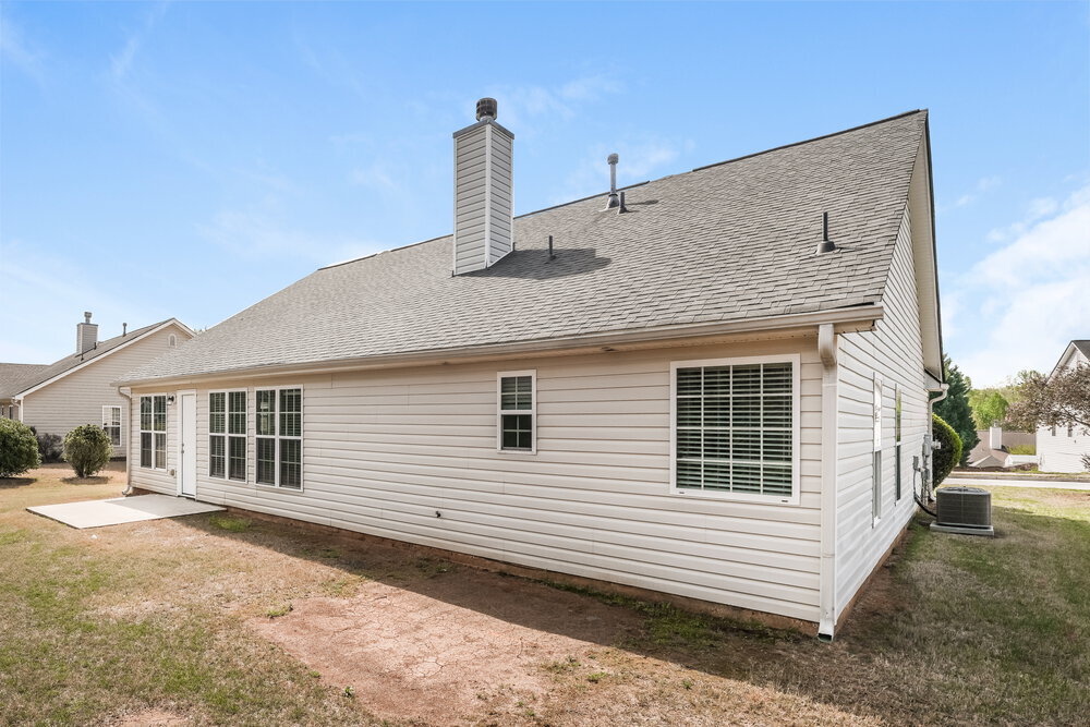 Building Photo - 120 Champions Ln