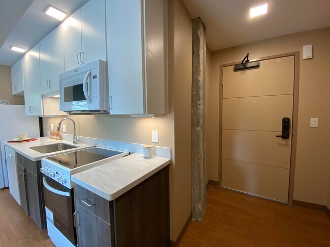 Building Photo - 83 Hanover St