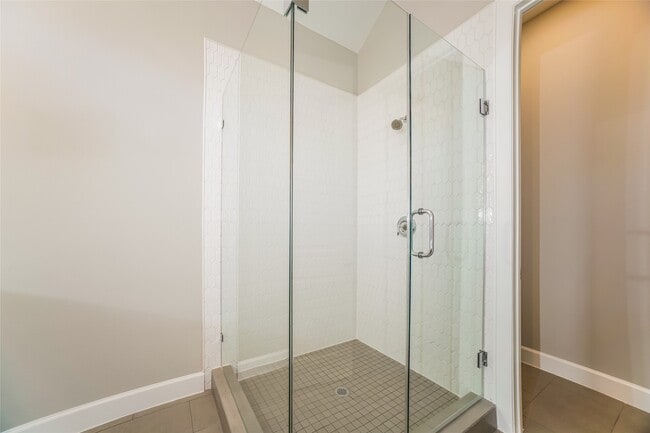 Building Photo - 5106 Royal Heath Dr