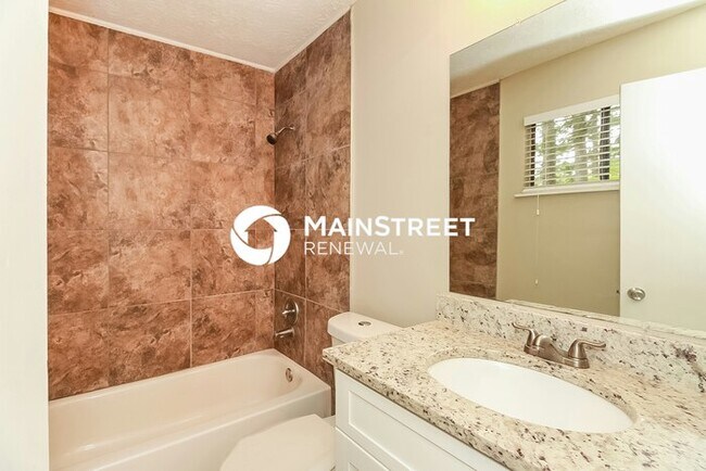 Building Photo - 3 Bedroom Pet-Friendly Home in Riverdale, GA with Main Street Renewal