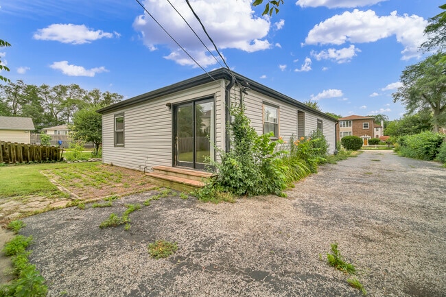 Building Photo - 20772 Elizabeth Ave