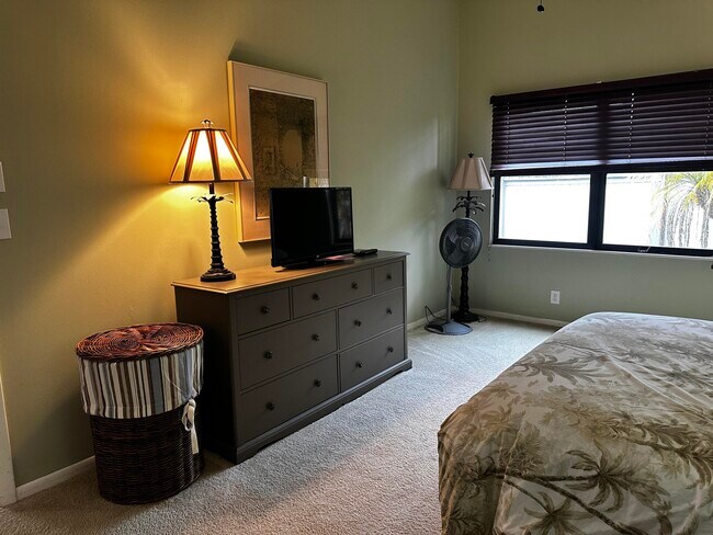 Building Photo - 2543 Bedford Mews Dr