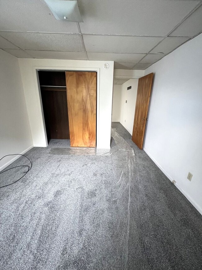 Building Photo - Updated 1 Bed / 1 Bath Second-Floor Apartm...