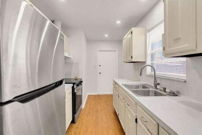 Building Photo - 1720 53rd St S