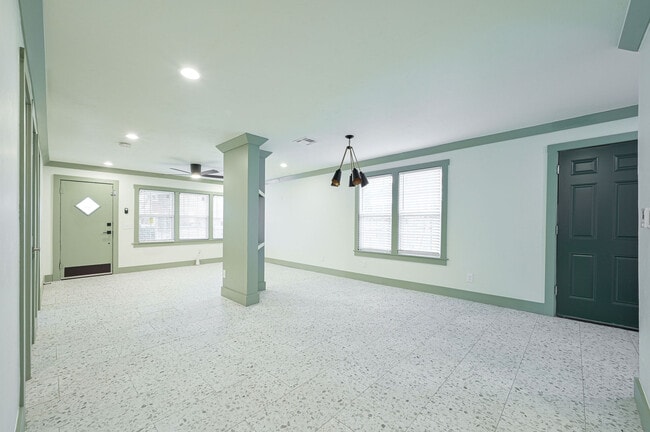 Building Photo - 1817 NW 35th St