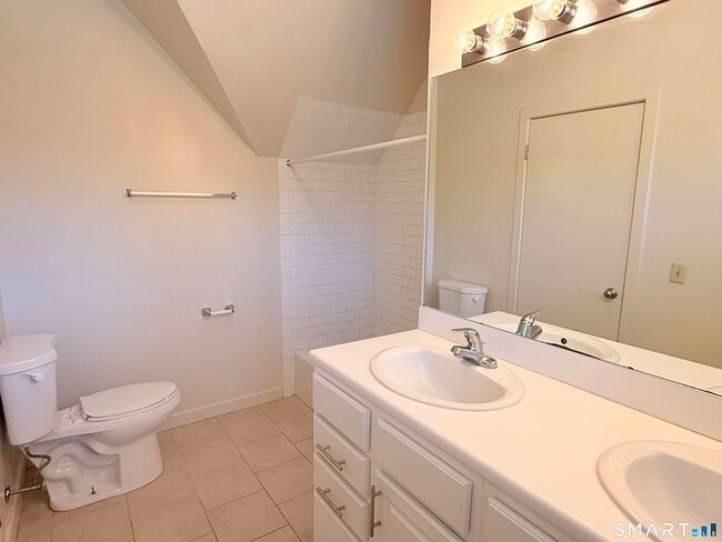 Building Photo - 106 Montoya Dr