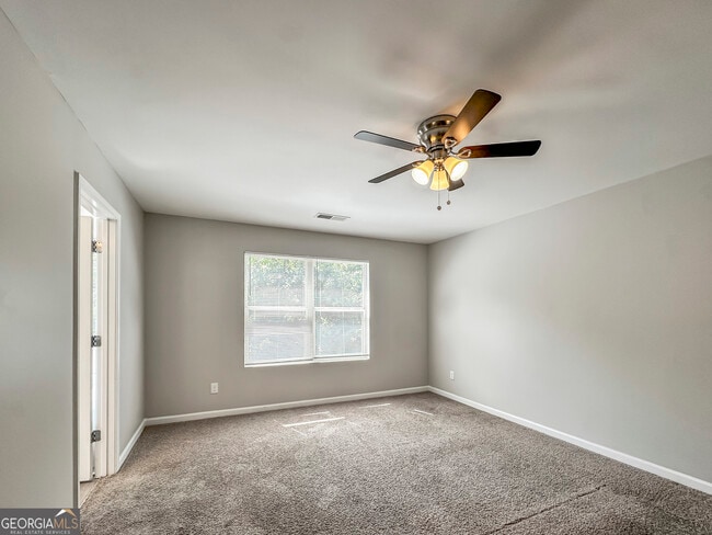 Building Photo - 134 Daisy Cir